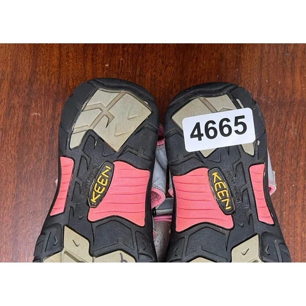 Keen Unisex Kid Black Orange Water Sandals 2.5-3 Aqua Sock Close Toe Drawstring
